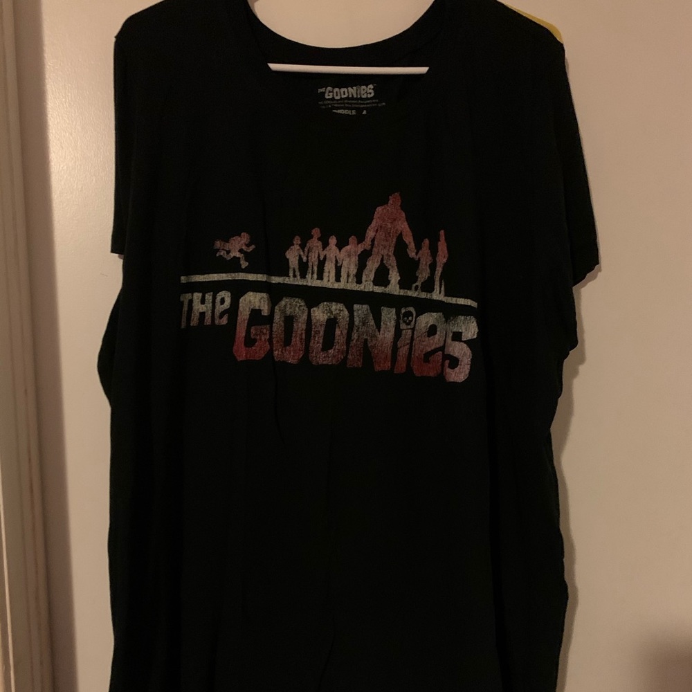 Torrid size 4 Goonies t shirt